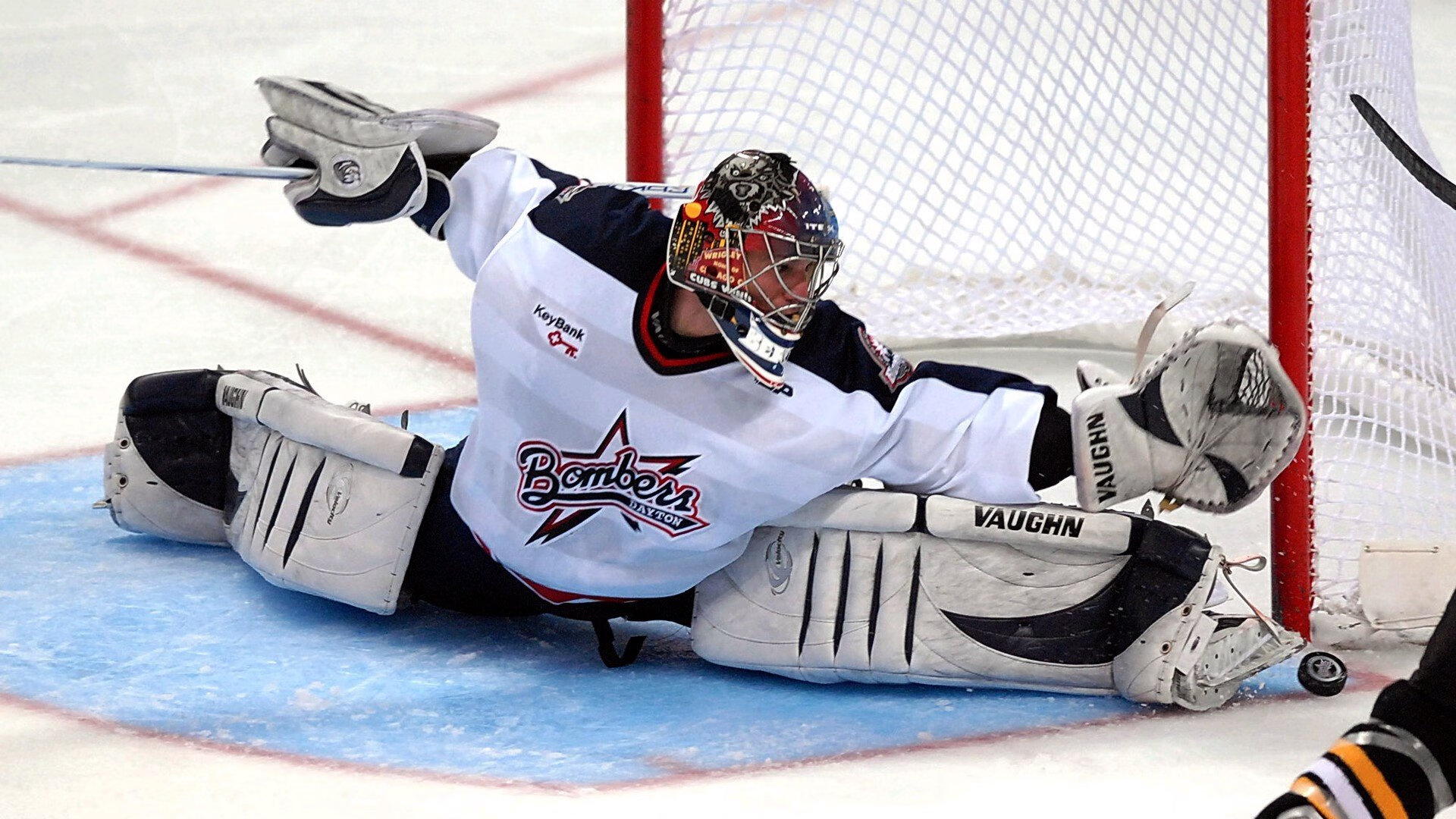 广厦男篮首回合险胜广州队，萨拉赫砍下4记关键球，全场沸腾